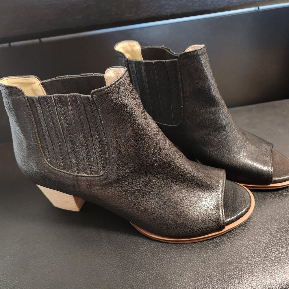 Misope Peep-toe Booties